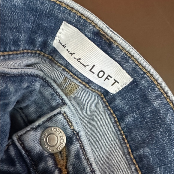 LOFT Straight Leg Women's Jeans in Light Blue Denim - Picture 2 of 6